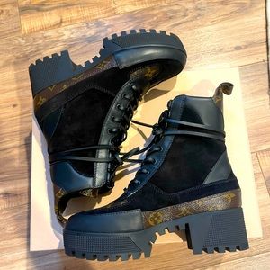 Louis Vuitton Laureate Desert Platform Boots